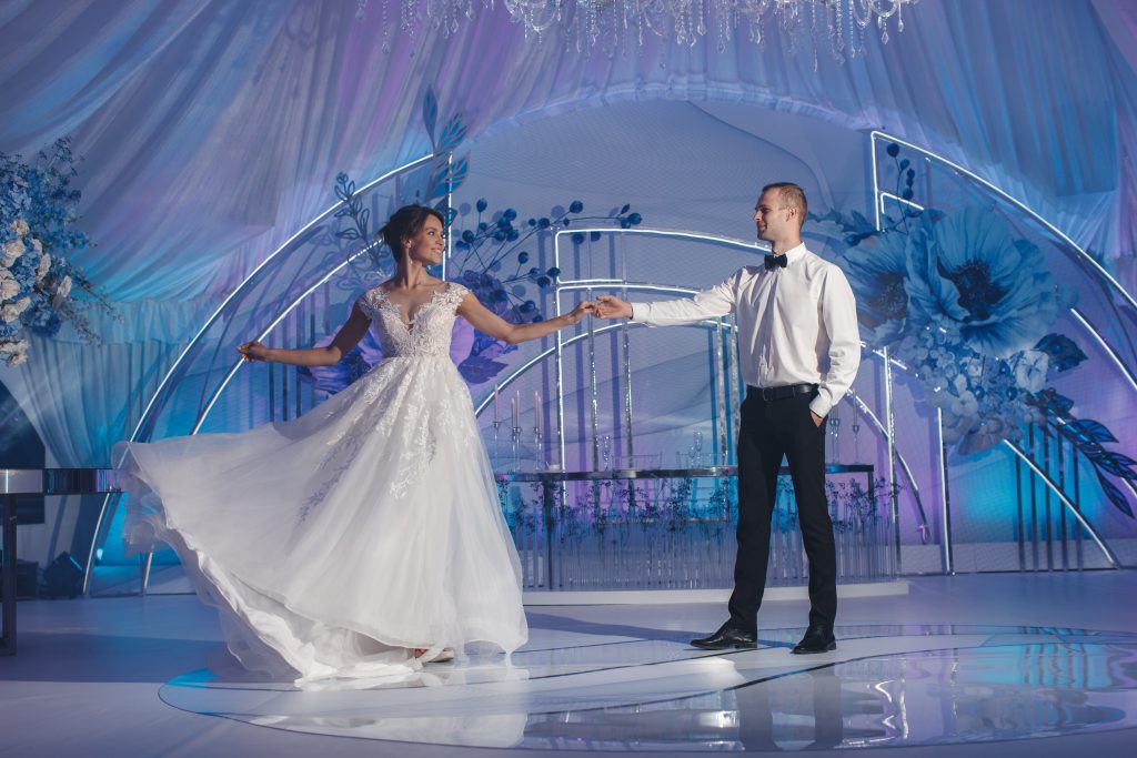 CareToDance Private & Group Dance Classes and Lessons in Sydney NSW Wedding Couple Dancing Tent